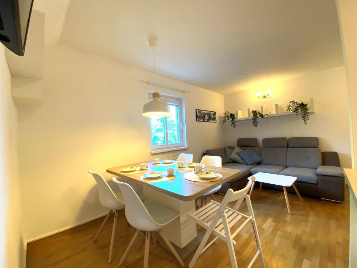 Apartment Above Lake Блед Екстериор снимка