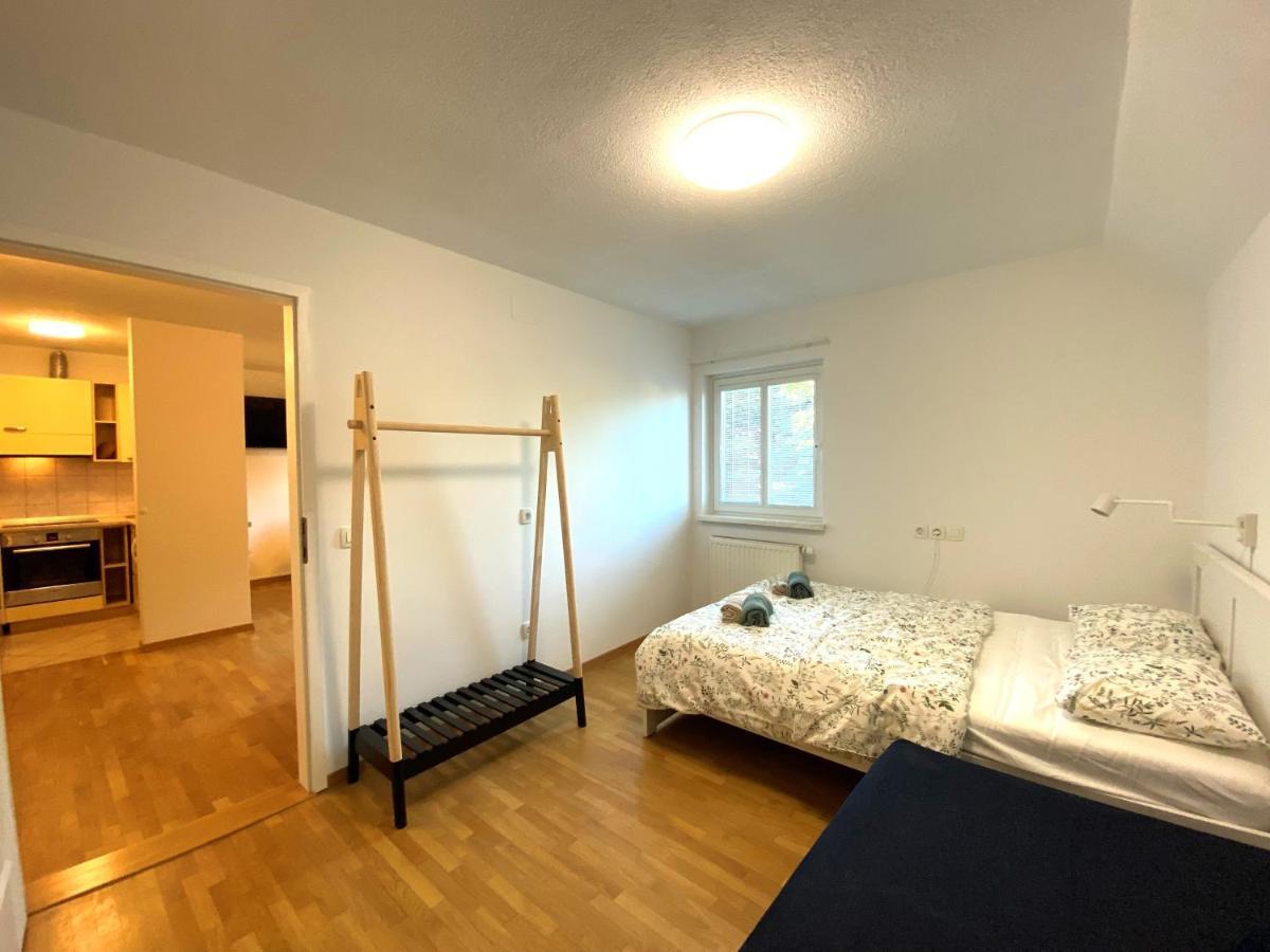 Apartment Above Lake Блед Екстериор снимка